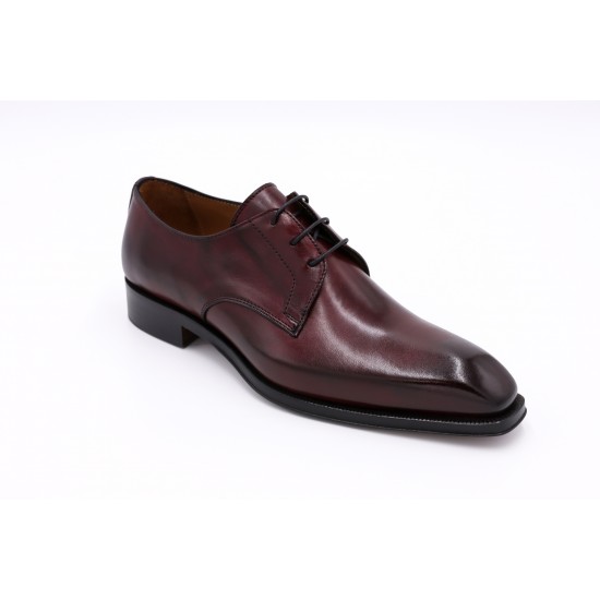 Raffaele D'Amelio wine leather shoes